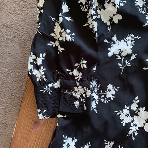 Time and Tru Tops - Time and Tru Blouse Time and Tru Tops - Time and Tru Blouse